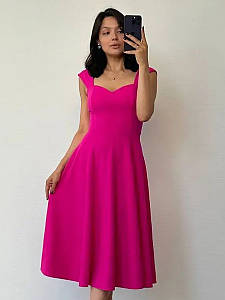 Вечірня міді-сукня з відкритими плечима на широких бретелях, малинове