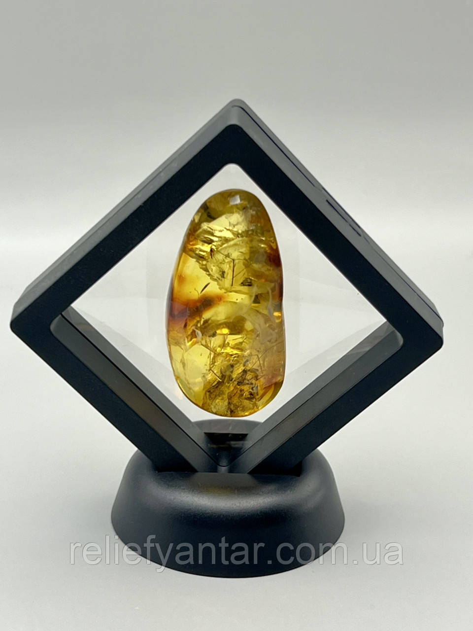 Сувенір із бурштину, камінь - інклюз з мушками, фото 1