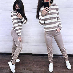 Жіночий теплий в’язаний костюм із капюшоном у смужку з вовною