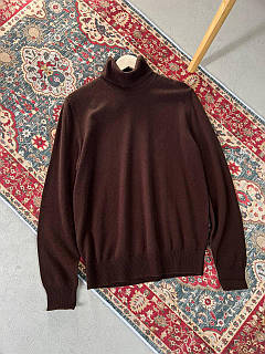 Теплий чоловічий гольф Loro Piana коричневого кольору зі 100% кашеміру