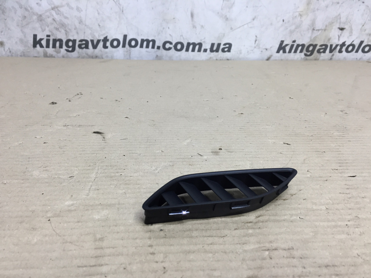 Дефлектор торпеди лівий Audi A4 B8 8K0819793, фото 1