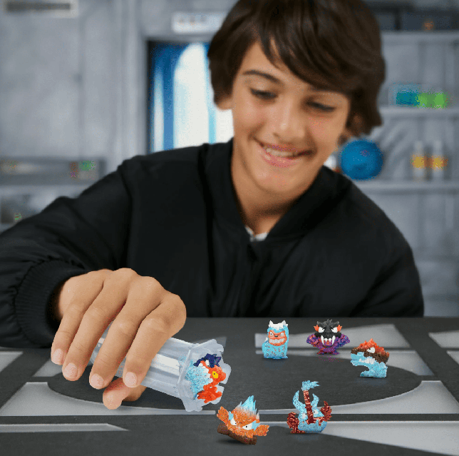 MAC ヴィランズ コラボ セット Купить Игровой набор с фигуркой MrBeast Lab Swarms Hyper Fusion