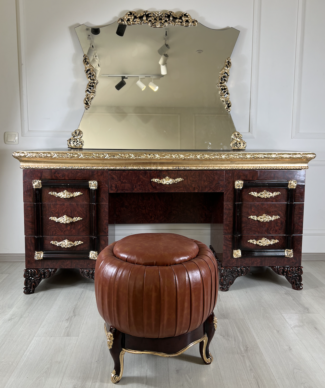 Ексклюзивний туалетний стіл бароко JOSS Версаль 160х43х170 см
