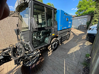 Комунальна машина Swingo 200 Б/В