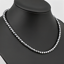 Терагерц кубик гранований 4,5х4,5 намисто, 0699ОТ