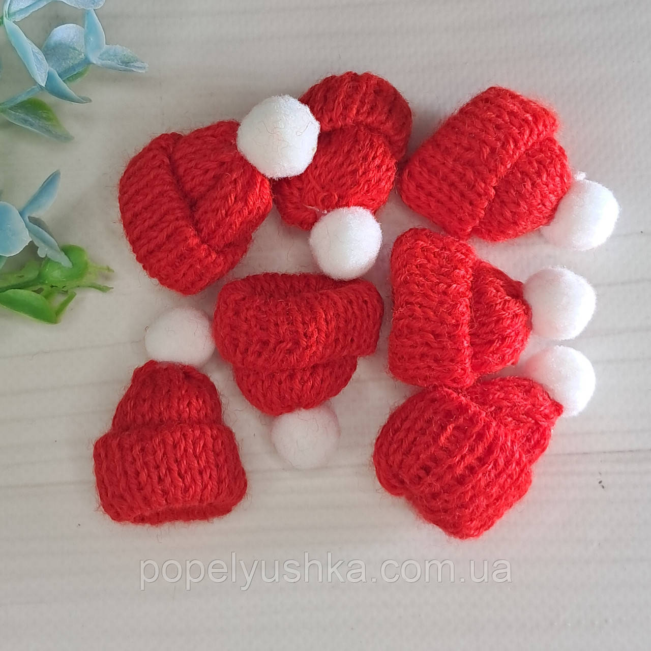 Декор "Шапка в'язана з бубоном" червона 3.5 * 5.5 см, фото 1