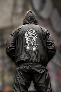 Чоловічий спортивний костюм з принтом "Руни СМЕРТЬ ЗАЧЕКАЄ" чорний | Легкий костюм з плащівки LAKE