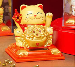 Манекі Неко на батарейках та сонячних батареях