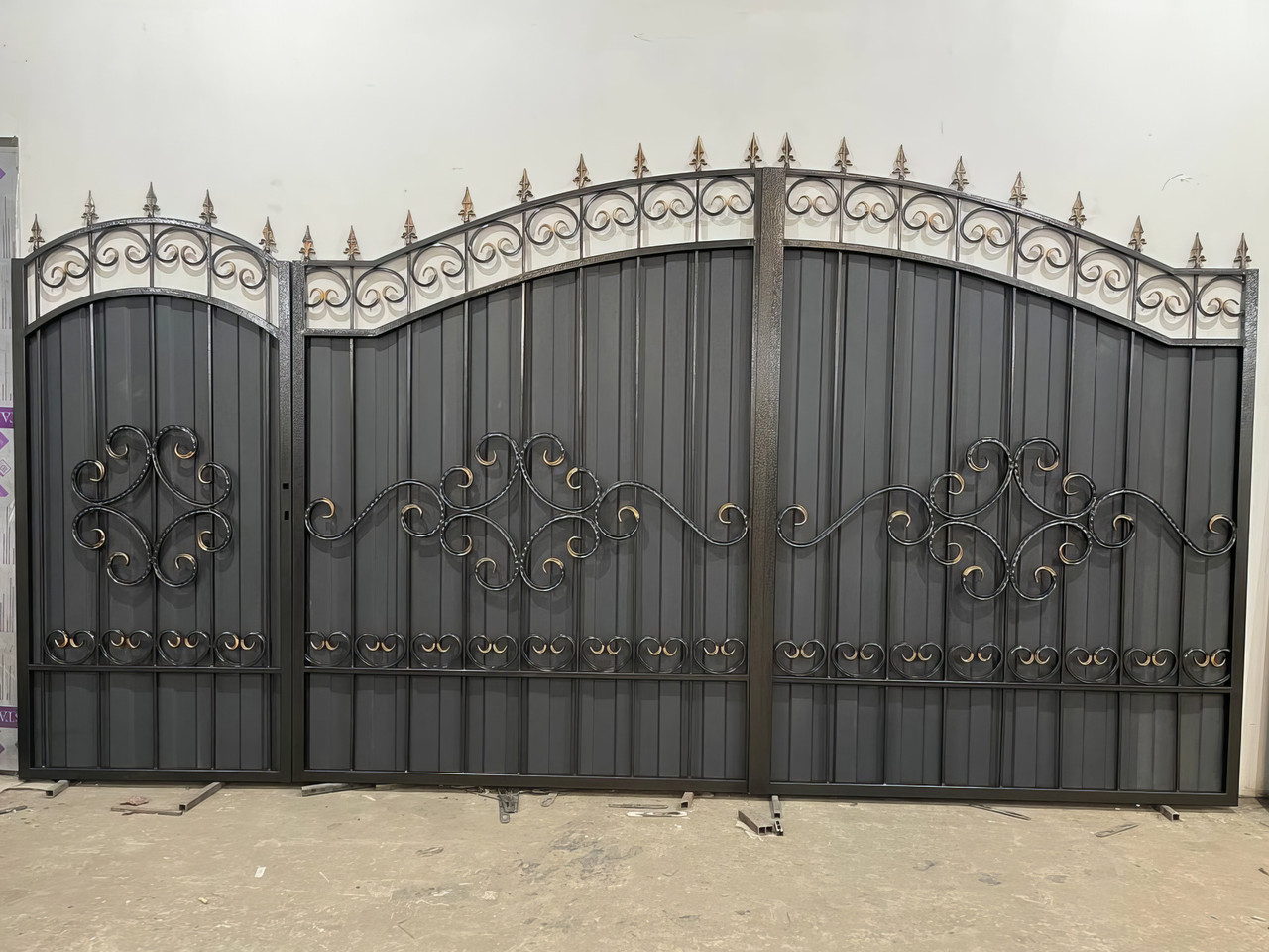 Ворота з профнастилом і кованими елементами, фото 1
