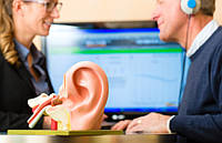 Як проходить звикання до слухового апарата?