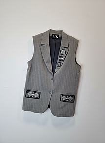 Жіночий подовжений жилет у смужку з вишивкою Modna KAZKA MKAZ6714-2