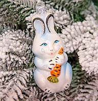 Формова іграшка зі скла "Зайчик із морквою"