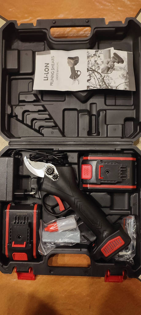 Секатор аккумуляторный + 2 аккумулятора 48В в кейсе / Ножницы садовые / Секатор электрический - фото покупателей 1