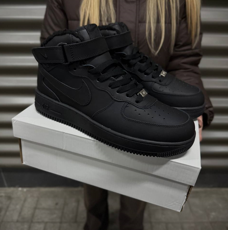 Зимові чоловічі кросівки Nike Air Force Black Winter high з хутром Найк Форс чорні шкіряні високі теплі, фото 1