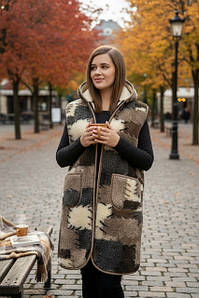 Безрукавка подовжена з капюшоном