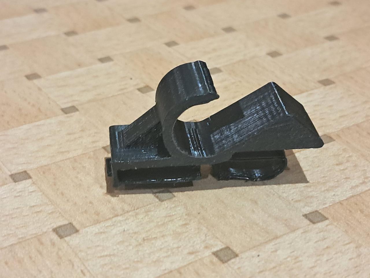 Fiat grande punto скоба кріплення полиці str права / ліва 2009+, фото 1