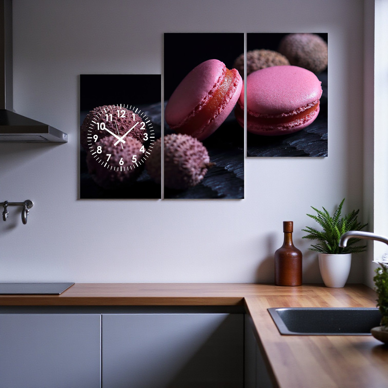 Модульна картина-годинник «Рожеві макарони на темном фоні» Стильний настінний декор для кухні чи кафе 90х60см з 3х частин, фото 1