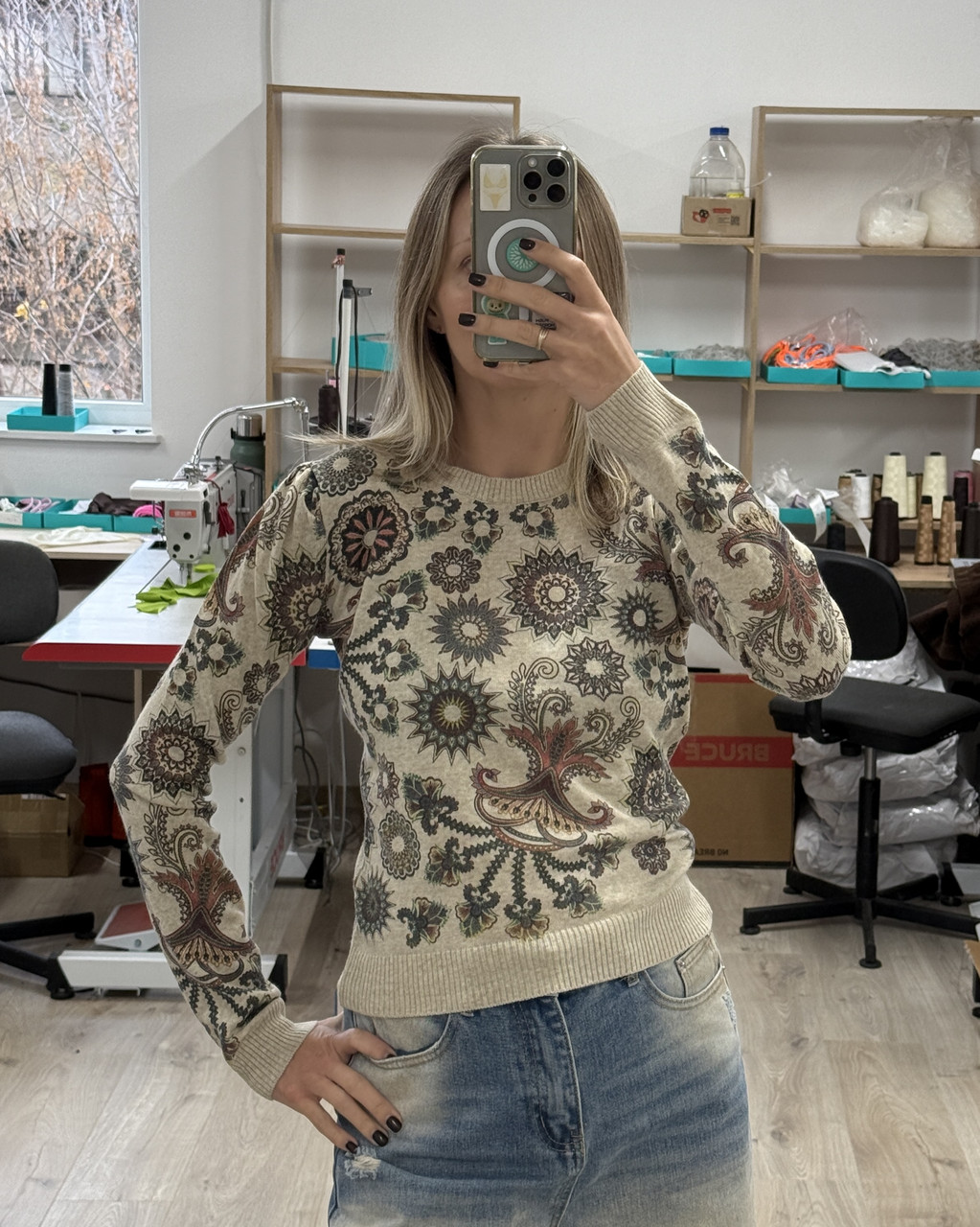 Жіноча кофтина бежева з принтом, фото 1