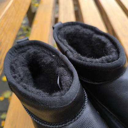Угги Черные UGG мини короткие на высокой подошве кожаные с натуральной шерстью внутри, фото 4