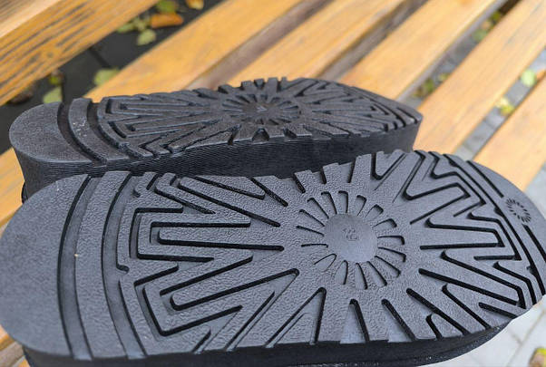 Угги Черные UGG мини короткие на высокой подошве кожаные с натуральной шерстью внутри, фото 5