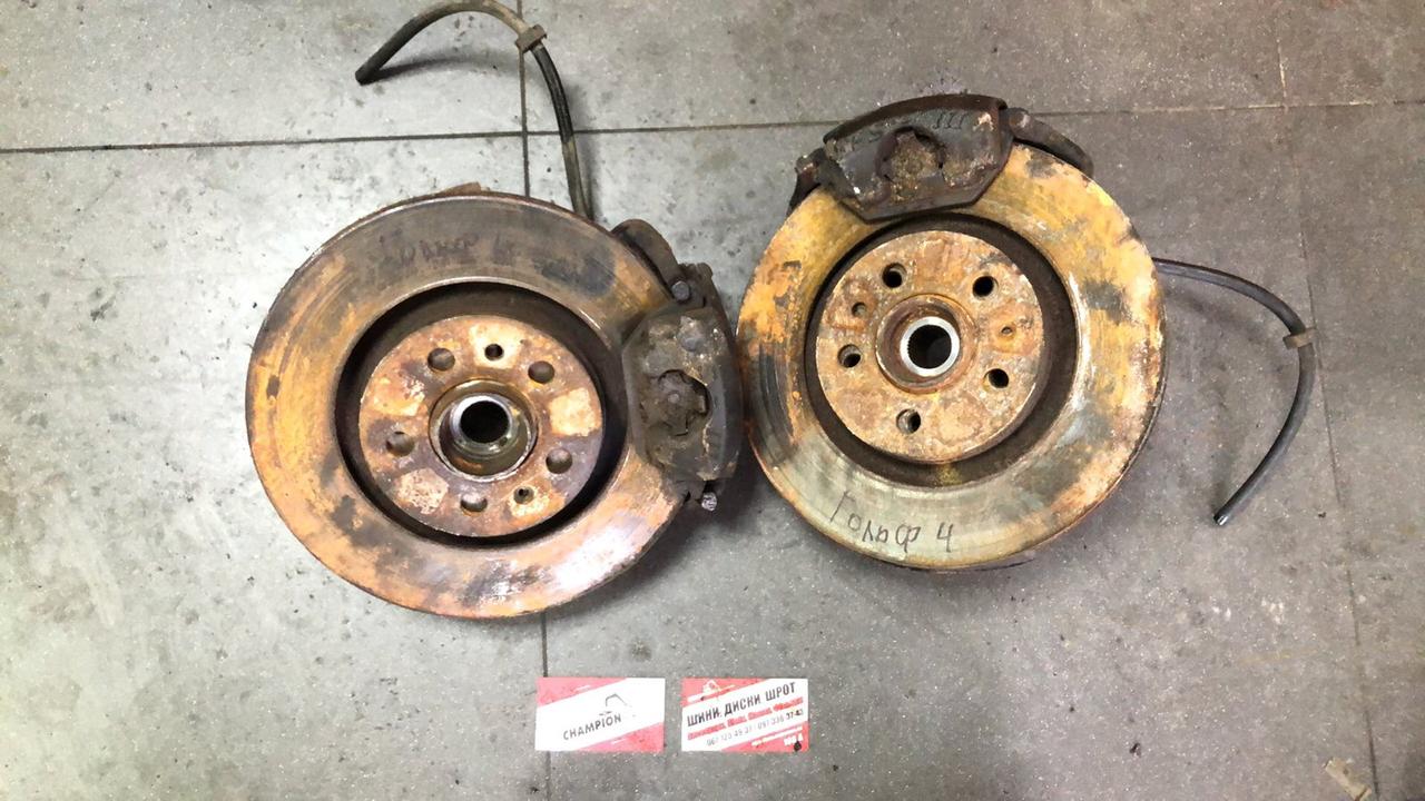 Вітаю зацікавлених на авто розборці Чемпіон !!!<br />
 Предметом оголошення є Поворотний Кулак Golf 4 Лівий або Правий<br />
 Ціна вказана за 1шт (кулак поворотний + підшипник)<br />
 Фактичний стан на фото. Гарантія 14 днів на встановлення та перевірку<br />
 Висилаємо по всій Україні по передоплаті на транспортні витрати!<br />
 Наявність та асортимент на складі постійно змінюються.<br />
 Точні деталі уточняйте по телефону +380973363743 — фото 2