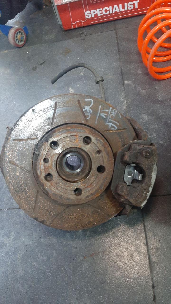 Вітаю зацікавлених на авто розборці Чемпіон !!!<br />
 Предметом оголошення є&nbsp;Супорт Передній Golf 4 Лівий Правий<br />
 Ціна вказана за 1шт<br />
 Фактичний стан на фото. Гарантія 14 днів на встановлення та перевірку<br />
 Висилаємо по всій Україні по передоплаті на транспортні витрати!<br />
 Наявність та асортимент на складі постійно змінюються.<br />
 Точні деталі уточняйте по телефону +380973363743 — фото 4