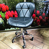 Стілець крісло для майстра манікюру і педикюру зі спинкою чорний, прогумовані колеса., фото 7