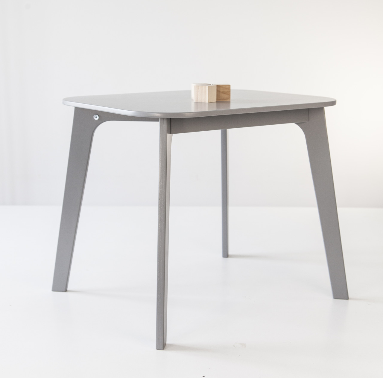 Дитячий стіл 2-4 роки з фанери