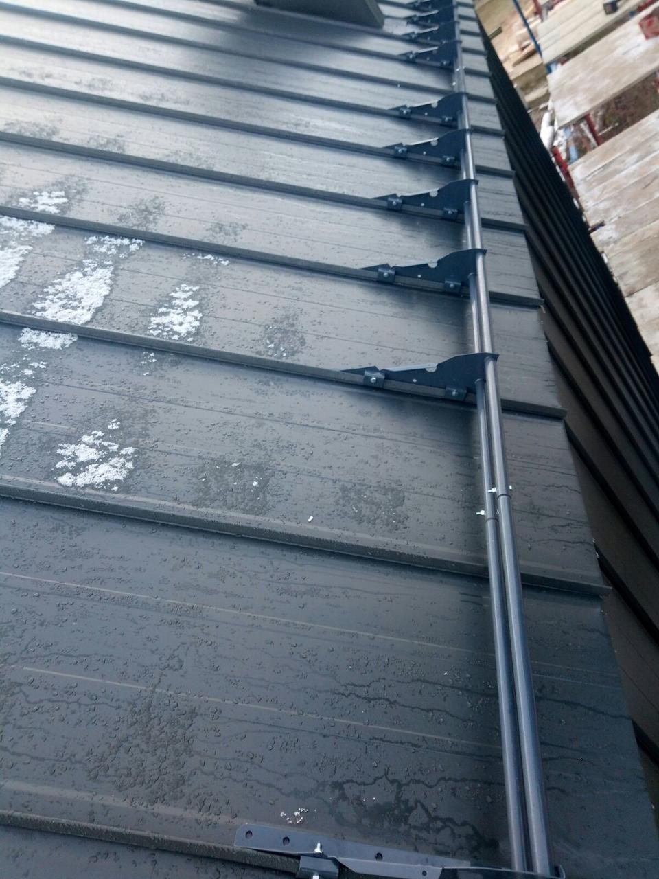 Снігозатримувач трубчастий для фальцевої покрівлі RAL7024 3м, фото 1