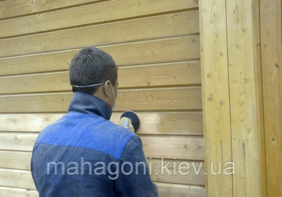 Шліфування сруба дерев'яного будинку зовні і всередині