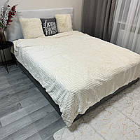 Нежное стильное рельефное покрывало с геометрическим рисунком 200х230 см, Евро, Однотонное молочного цвета.