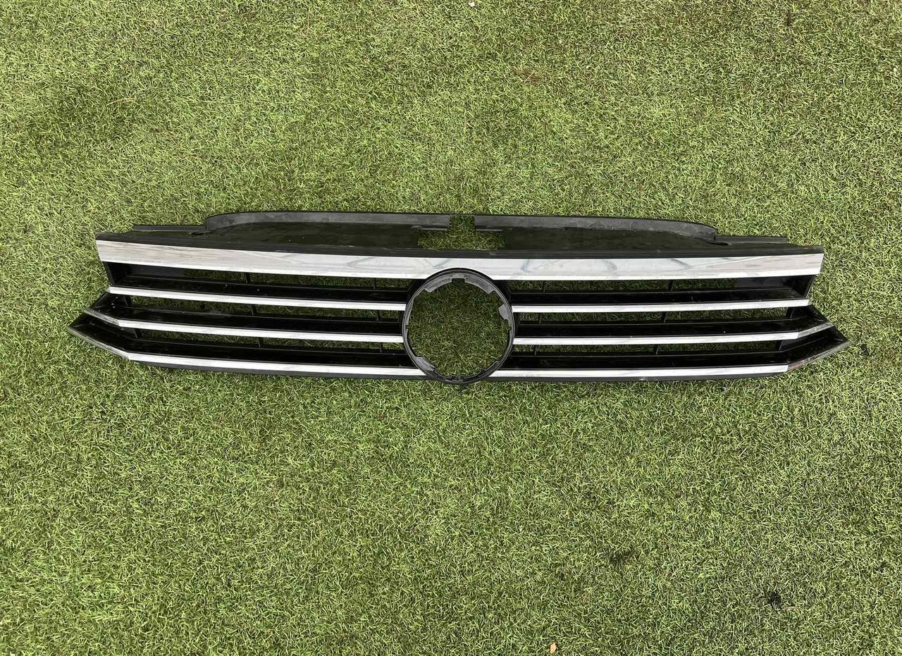 Решітка радіатора VW Passat B8 Volkswagen B8 від2014-2019рр 3G0853651  оригінал бу, природні сліди експлуатації, фото 1