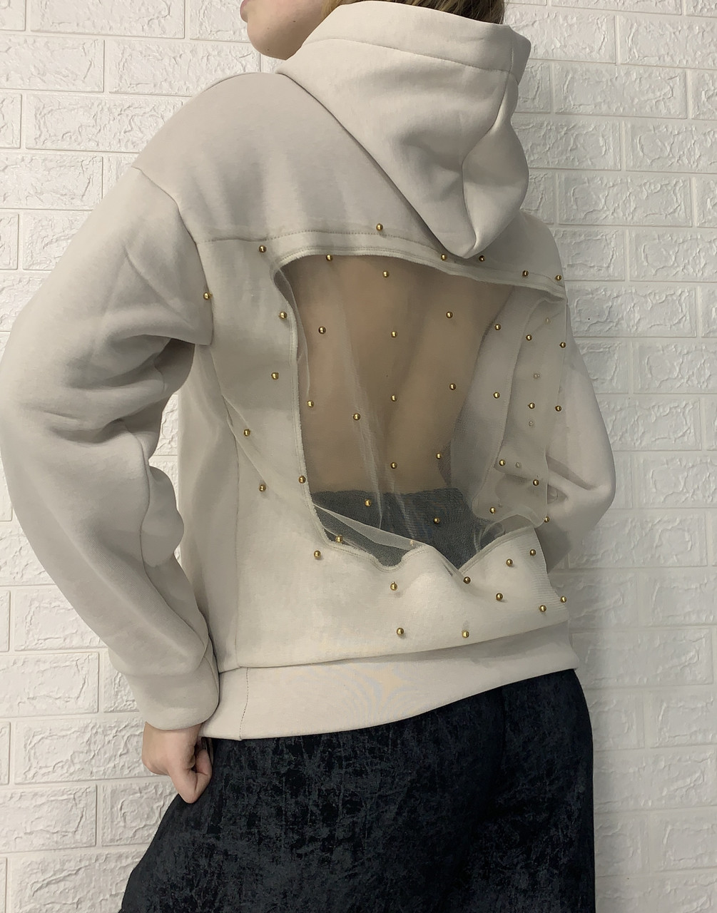 Жіноче тепле худі із сіткою та намистинами на спині, фото 1