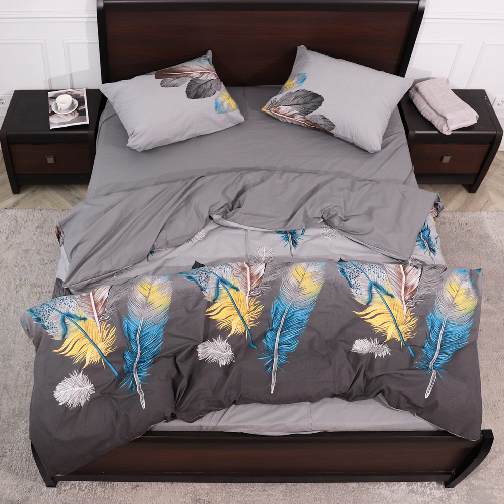 Євро максі набір постільної білизни сірого кольору з принтом пір'я 200*220 з Бязі Gold , №151610АВ Черешенька™
