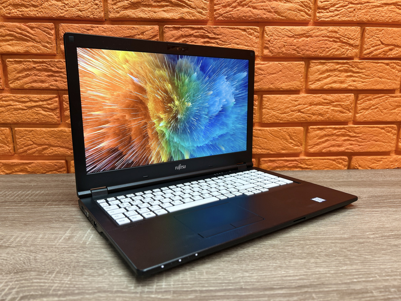 Ноутбук Fujitsu LifeBook E559, 15.6" FHD IPS, Intel Core i5-8265U 3.9GHz, DDR4 32ГБ, SSD 512ГБ, Win11 Pro