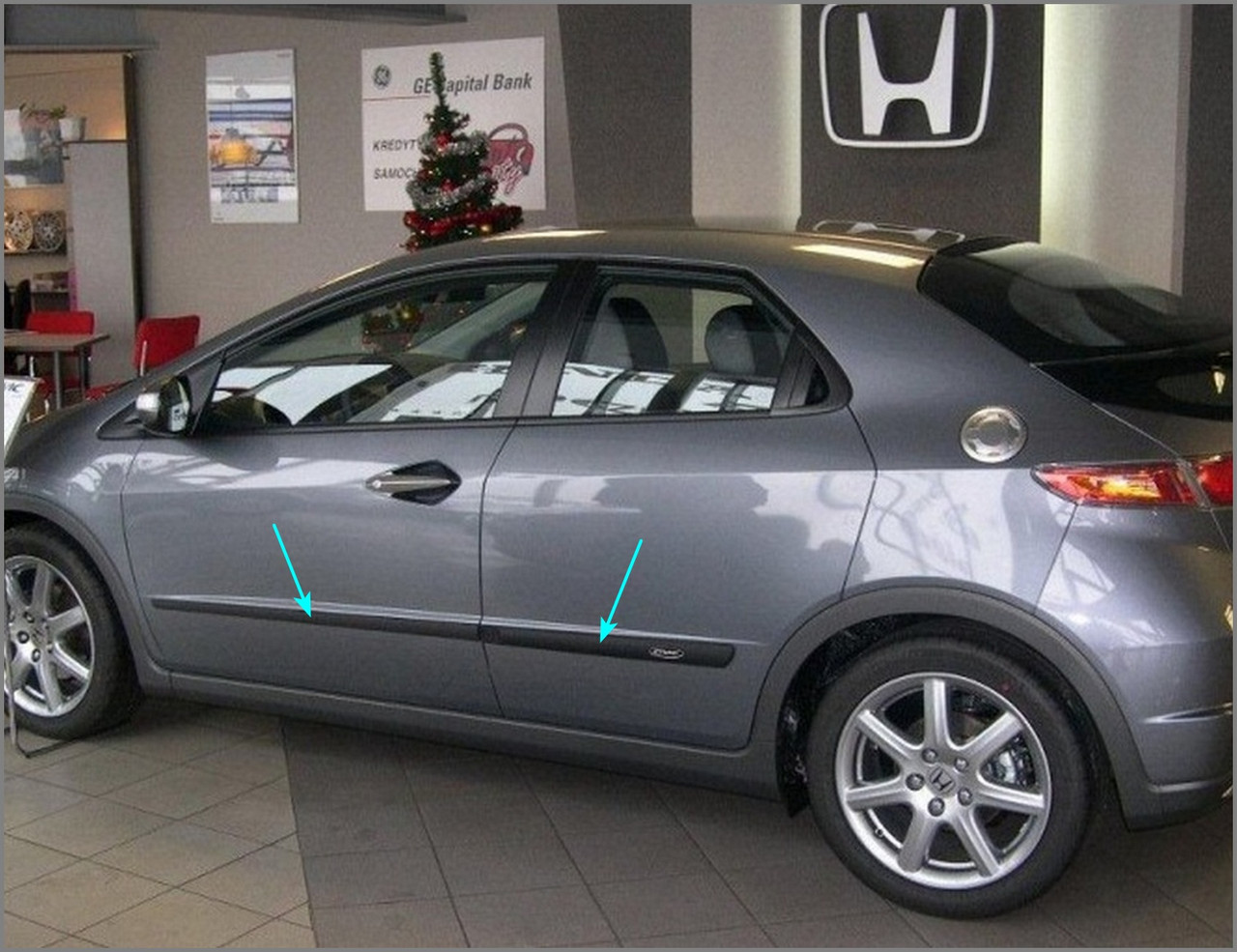 Молдинги на двері для Honda Civic Mk8 5Dr H/B 2006-2011, фото 1