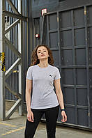 Женская футболка Puma серая с логотипом, базовая однотонная модель из хлопка для спорта и повседневного стиля