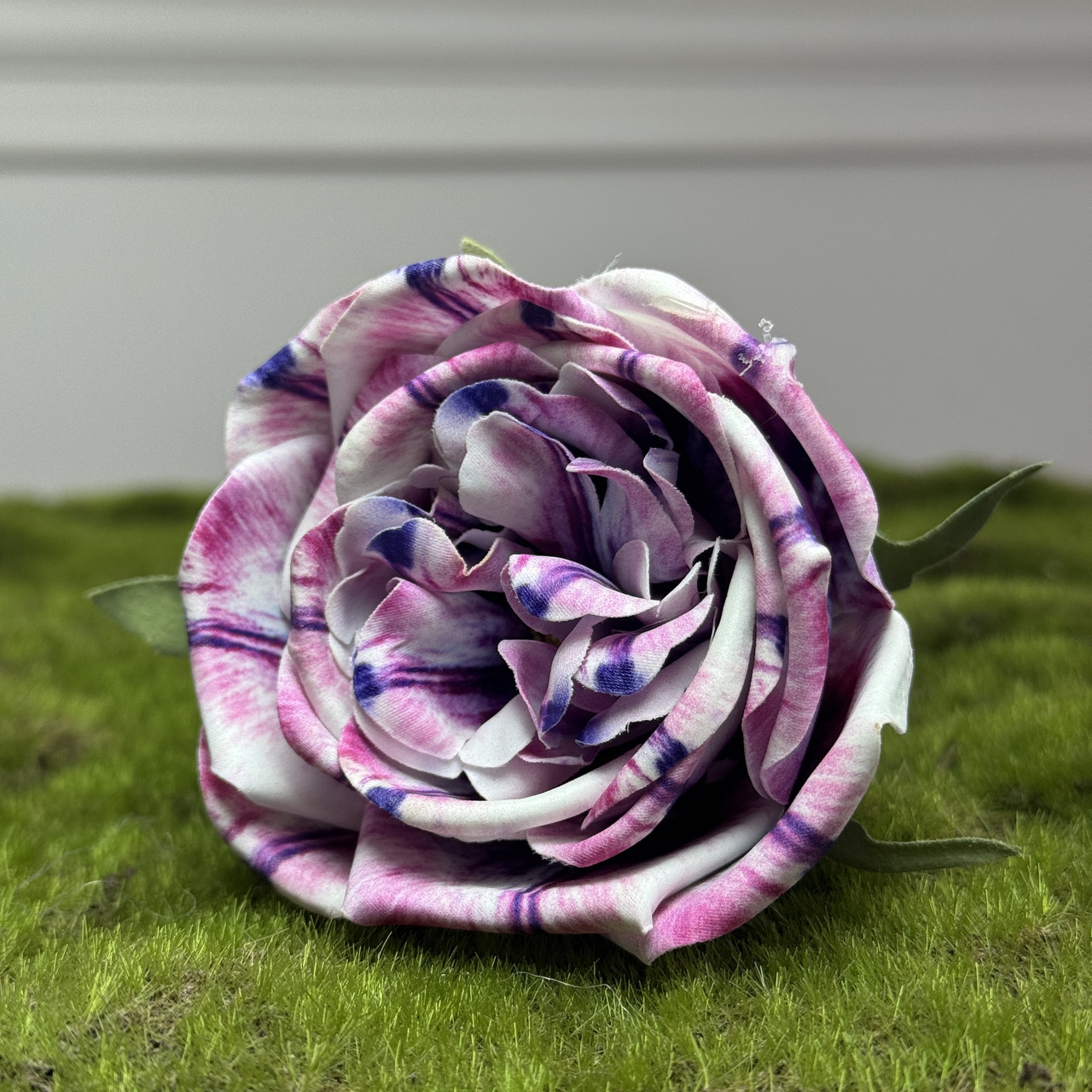 Троянда біло-малинова  голівка латексна штучна |Д-9 см | 20 шт. в упаковці, фото 1