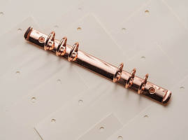 Затискачі канцелярські для папок меню. Колір "рожеве золото". 230х20мм. Кільце 25мм