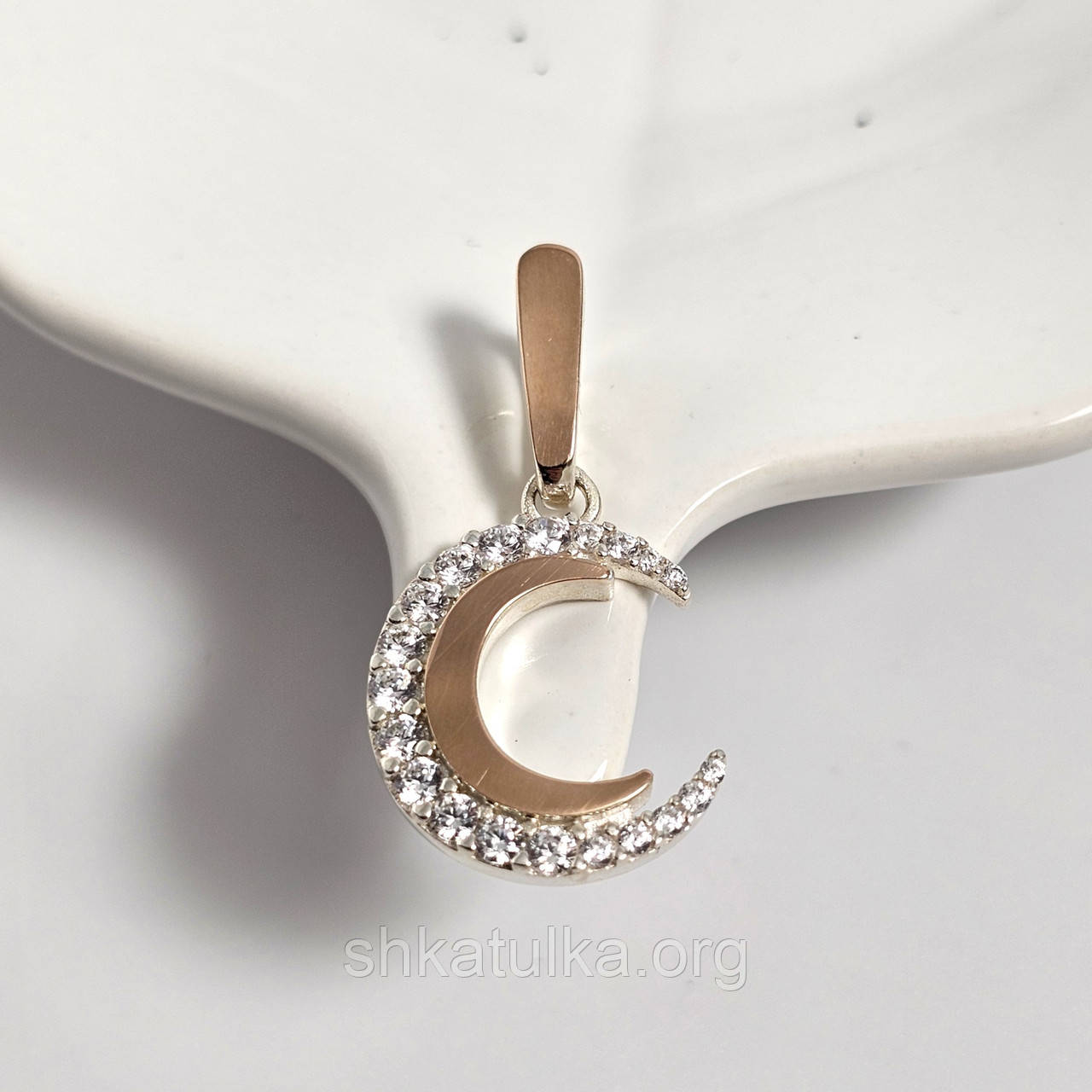 Срібний кулон із золотими вставками та білими цирконами півмісяць