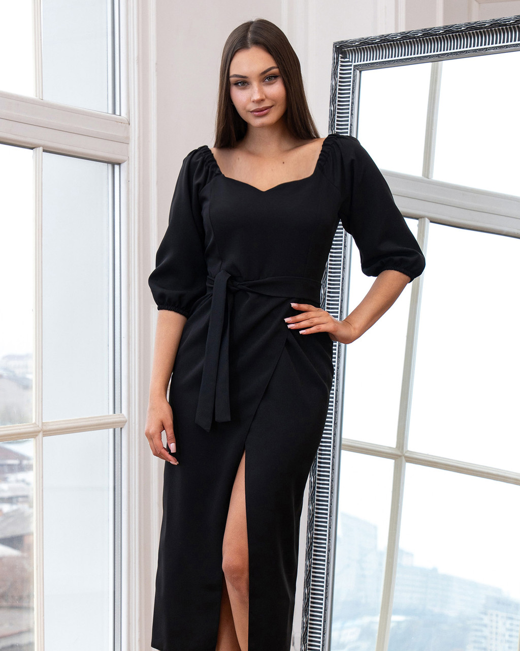 Елегантне вечірнє плаття Carolina з поясом та юбкою на запах, чорне, фото 1