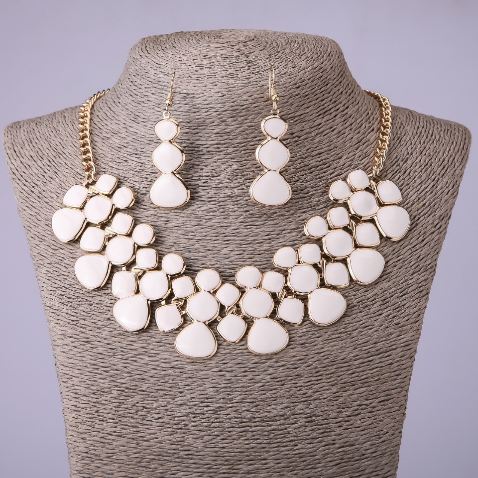 Безкоштовна доставка у подарунок Набір Кольє та сережки біла емаль L- 46-52см купити біжутерію гуртом