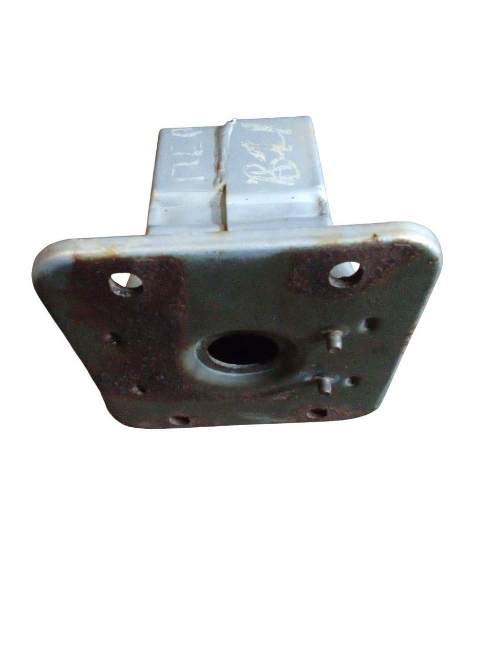 Кронштейн переднього бампера лівий Chery Eastar B11-B11-5300900, (з розбірки)