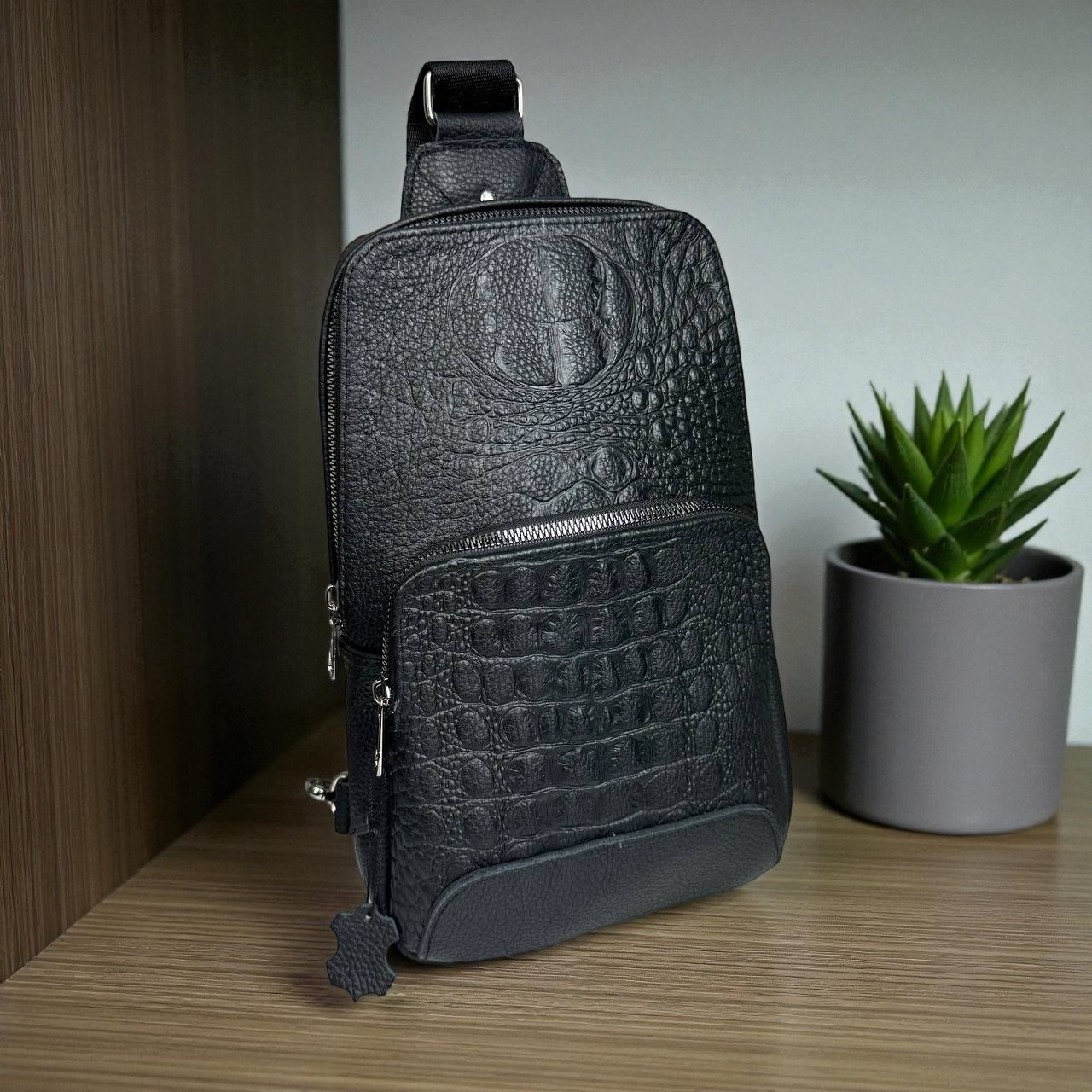 Чоловіча шкіряна бананка на груди, слінг сумка під рептилію з натуральної шкіри, фото 1