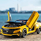 Модель 1:32 Chevrolet Camaro — металева машинка з дверима, що відкриваються, світлом і звуком, механізмом Pull Back