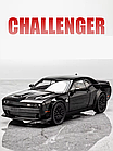 Модель 1:32 Dodge Challenger Hellcat SRT Red Eye — металева машинка зі світловими та звуковими ефектами, механізмом Pull Back
