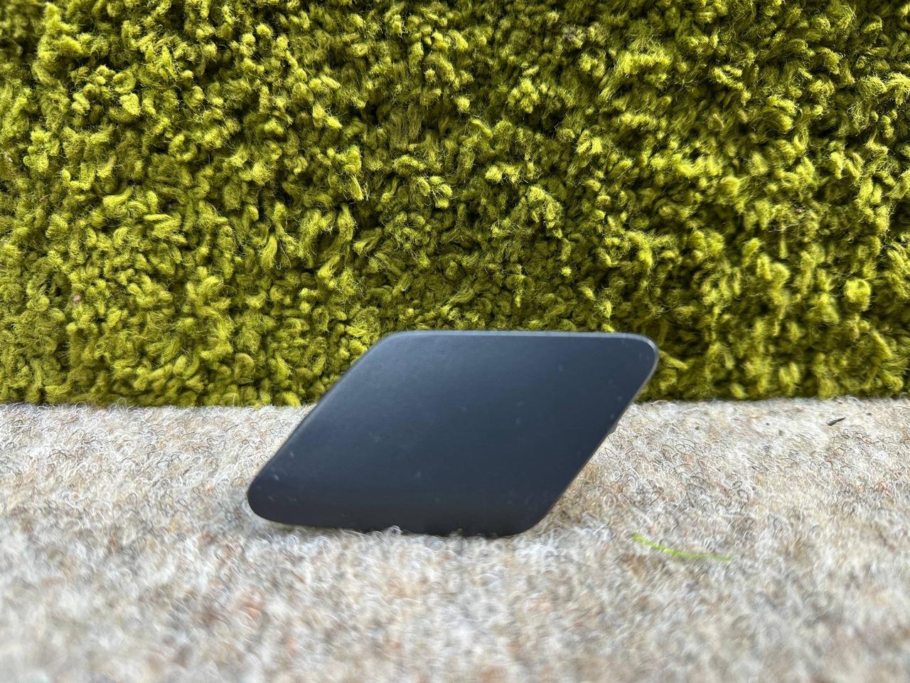 Нова заглушка отвору фари лівої BMW 3/3 GT F30 F31 F34 F35 2012-2019 Заглушка фари омивача БМВ Ф30 51117293031, фото 1