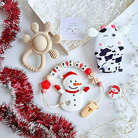 Подарунок для дівчинки з іменною іграшкою гризунком Сніговик червоний на Новорічні свята