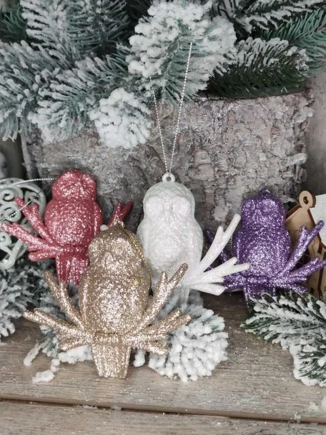 Совуня новорічна коьорова, пластикова підвіска на ялинку 9х9 см, фото 1