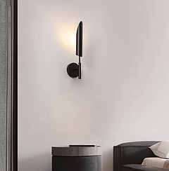 Бра в чорному корпусі з металевим видовженим плафоном W1825/1 BK